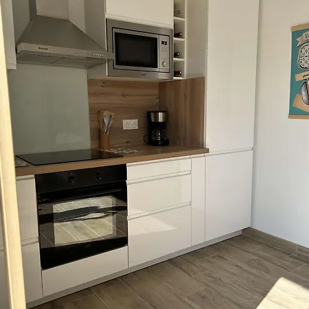 T2 Avec Cabine, Terrasse Et Climatisation A Saint Pierre La - Fr-1-229d-156 Apartmán *